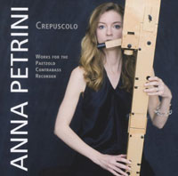 Anna Petrini with her instrument in the CD cover